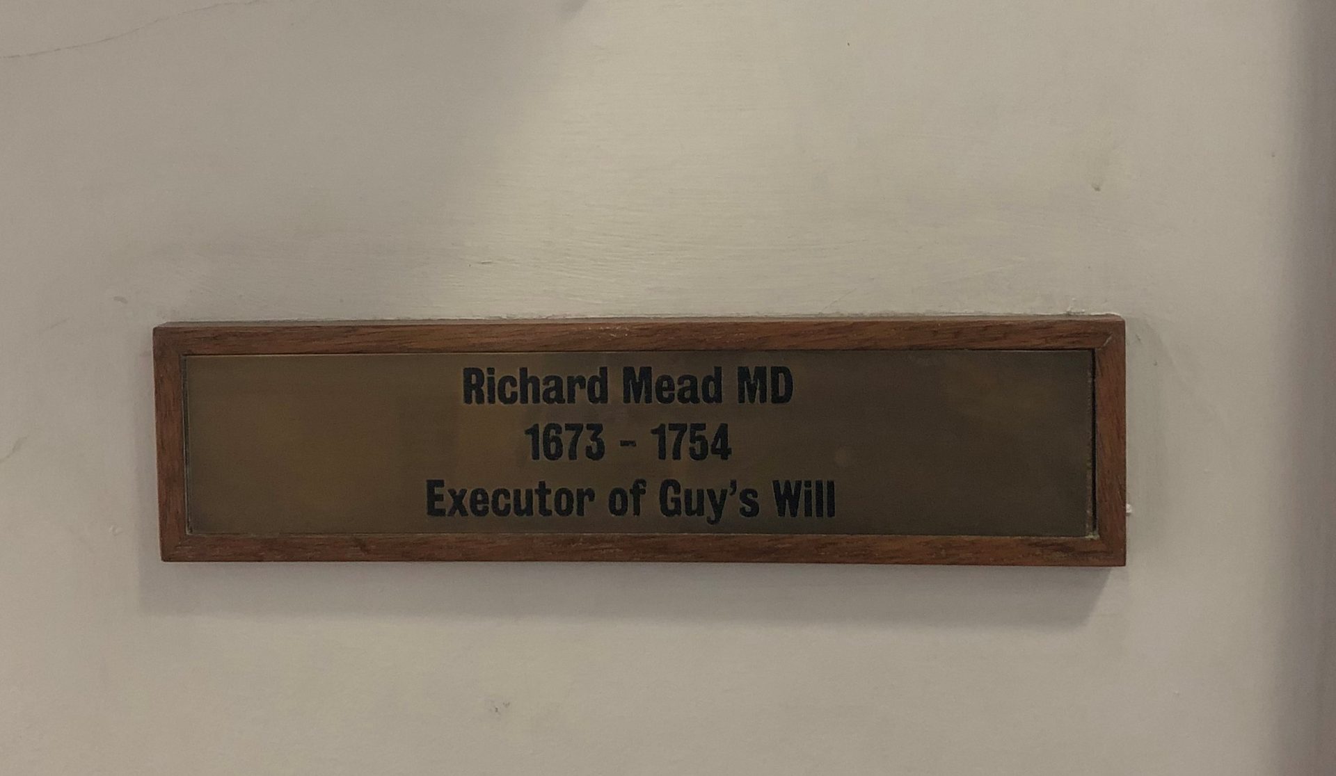 Richard Mead's monument, Guy's Hospital, London - 02.JPG